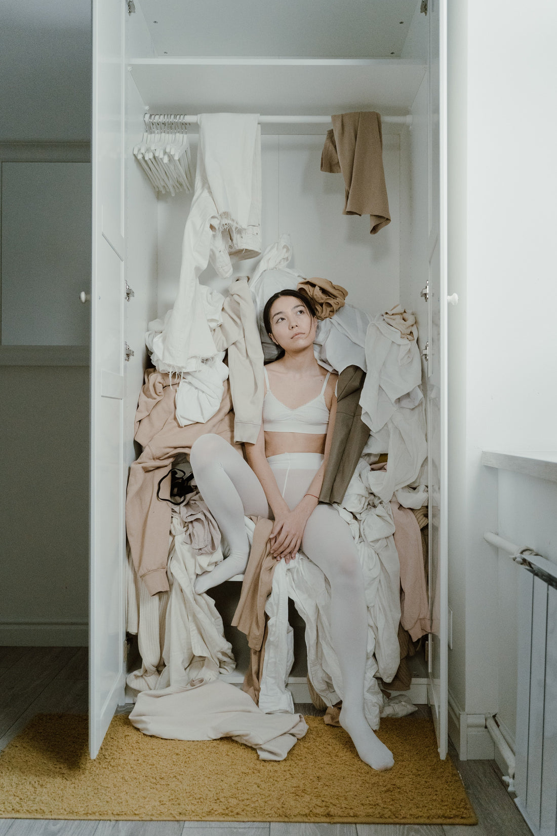 Your guide to become a professional closet whisperer