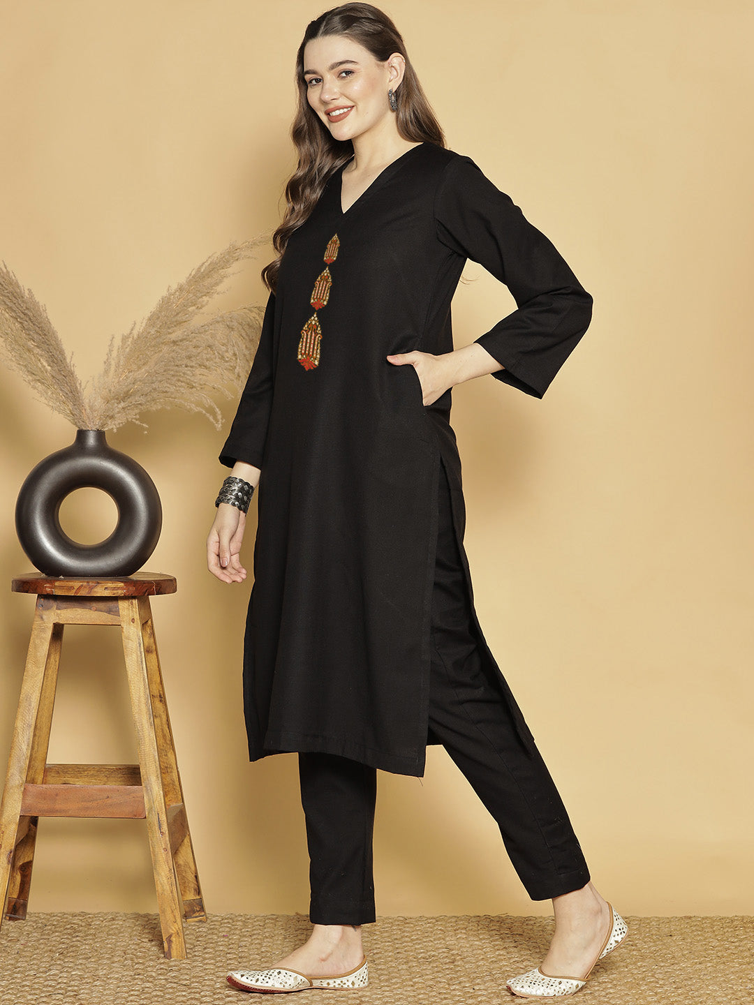 Black Acrylic LongKurta - Dariya