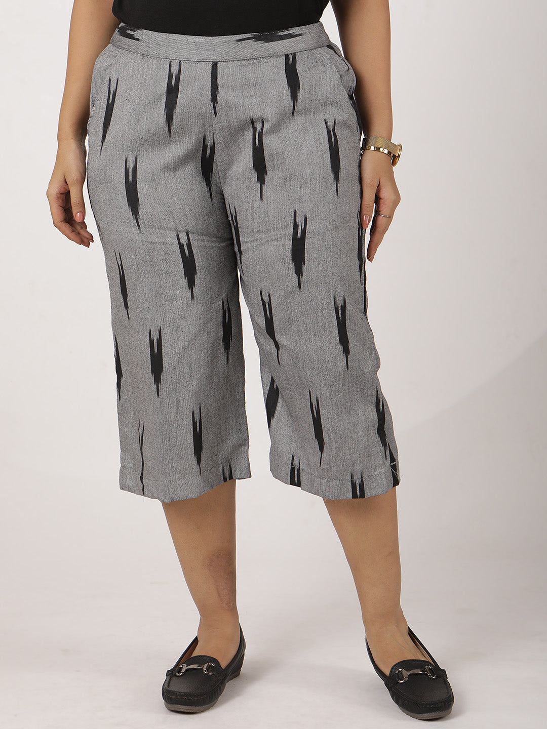 Charcoal Ikat Knee-Length Shorts