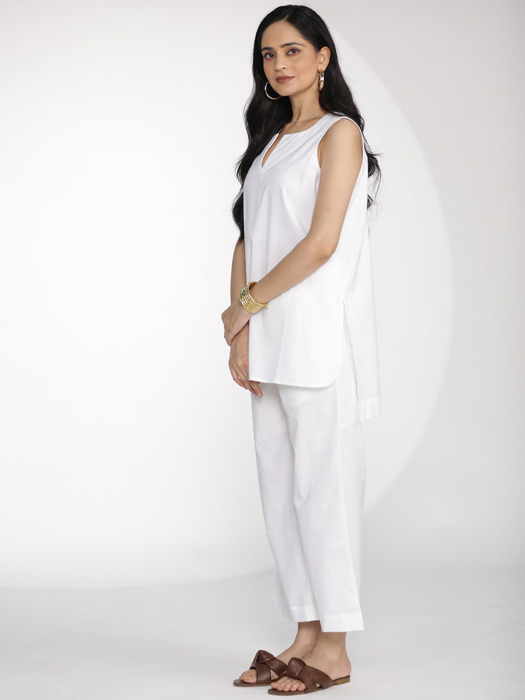 White Poplin SleevelessKurti & Flared Palazzo